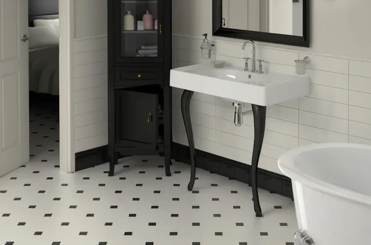 Монохромная керамическая плитка в ванной комнате